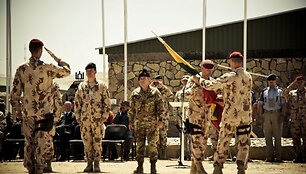 Karių pasikeitimo ceremonija Čagčarane