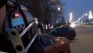 Kauno policija matuoja greitį