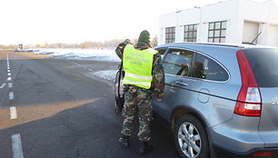 Pasieniečiai sulaikė vogtų automobilių