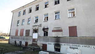 Namas savivaldybės pa&scaron;onėje Vilniuje, kur per gaisrą nukentėjo du žmonės