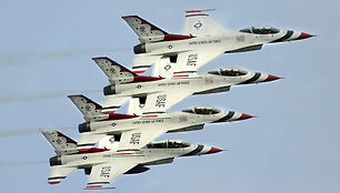 &bdquo;Thunderbirds&ldquo; pasirodymas