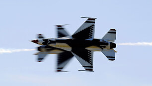 &bdquo;Thunderbirds&ldquo; pasirodymas