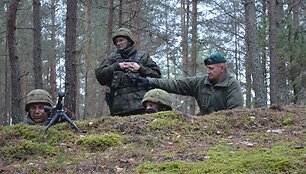 Įpusėjo pratybos &bdquo;Stiprus Ulonas 2013&ldquo;