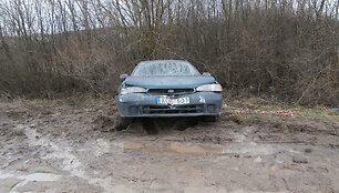 Nuo kelio nuskriejęs &bdquo;Subaru&ldquo;