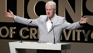 Billas Clintonas &bdquo;Kanų liūtų&ldquo; festivalyje
