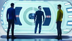 Filmas &bdquo;Tolyn į tamsą. Žvaigždžių kelias&ldquo;