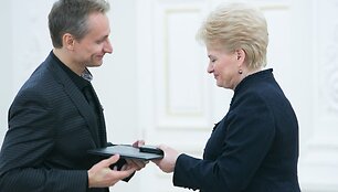 Premija įteikiama Žilvinui Kempinui