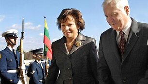 Ministrė R. Juknevičienė ir JAV gynybos sekretorius R. Gatesas