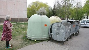 Sausio 15-osios gatvėje, ties 6 namu esančiame &scaron;iuk&scaron;lių konteineryje rasti negyvi spėjama dynukai.