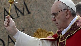 Popiežius Pranci&scaron;kus Verbų sekmadienio mi&scaron;iose bei procesijoje