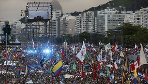 Popiežių Pranci&scaron;kų pasitiko milijonai žmonių.