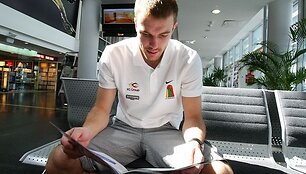 Krep&scaron;ininkas skaito &bdquo;Ralio&ldquo; žurnalą