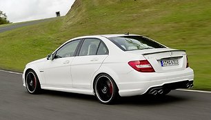 Naujasis „Mercedes-Benz C63 AMG“