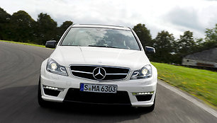 Naujasis „Mercedes-Benz C63 AMG“