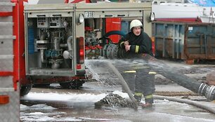 Atliekant laivo remonto darbus kilo gaisras