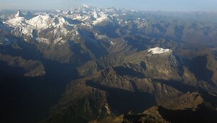 Alpėse lavina užklupo grupę alpinistų.