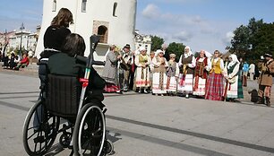 Pasak neįgaliųjų organizacijų, teise balsuoti ateinantį sekmadienį realiai galės pasinaudoti tik 19 proc. judėjimo negalią turinčių neįgaliųjų. 