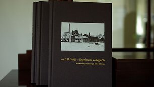 Knyga apie alaus pramonę.
