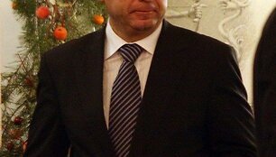 Ministras pirmininkas Andrius Kubilius randa laiko ne tik darbui Seime, bet ir &scaron;ventinei &scaron;ampano taurei.