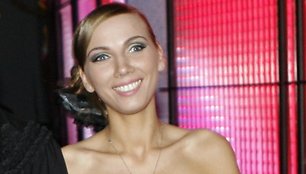 Išėjusi iš projekto, Marta visą likusį laiką skiria vaidmeniui operoje „Meilės eliksyras“.