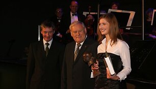 P.Vilei&scaron;io vardo premija apdovanota geriausia moksleivė Diana Savickytė i&scaron; Panevėžio Juozo Balčikonio gimnazijos.