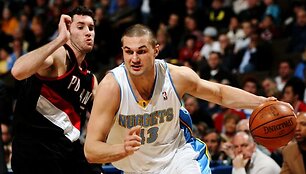 L.Kleiza į svečių krep&scaron;į įsūdė 15 ta&scaron;kų.