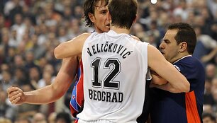 Kar&scaron;ti vyrai nevaldė emocijų.