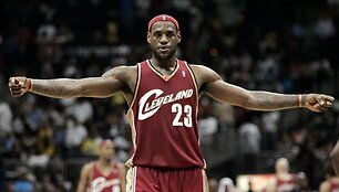 L.Jamesas antrus metus i&scaron; eilės patenka į pirmą simbolinį NBa starto penketą