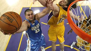 L.Kleiza pelnė 10 ta&scaron;kų ir atkovojo 5 kamuolius