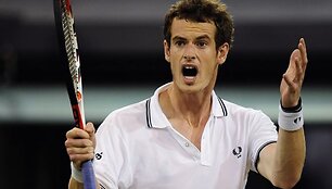 A.Murray tik po sunkios penkių setų kovos įveikė S.Wawrinką.