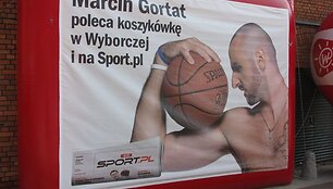 Lenkų puolėjas Marcinas Gortatas - turnyro reklamos veidas