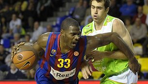 Barselonos komanda vos įveikė svečius i&scaron; Liono