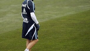 Kamuolį kartu su C.Ronaldo mu&scaron;inėjęs uzbekų berniukas nė kiek nenusileido futbolo žvaigždei