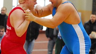 M.Mizgaitis (de&scaron;inėje) finale turėjo paplu&scaron;ėti
