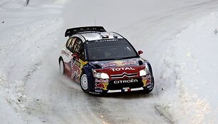 S.Loebas su &bdquo;Citroen&ldquo; pirmauja po keturių greičio ruožų