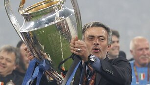 J.Mourinho per savo karjerą laimėjo jau dvi UEFA čempionų lygos taures