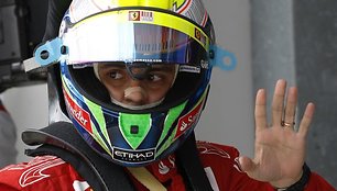 F.Massa su „Ferrari“ važiuos iki 2012 metų pabaigos