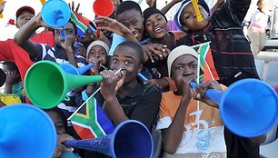 Vuvuzela dūdos kelia pragarišką triukšmą stadionuose