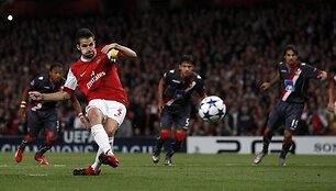 C.Fabregas atlieka 11 m baudinį