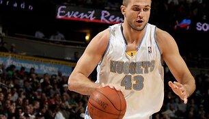 L.Kleiza svariai prisidėjo prie pergalės prie&scaron; Portlando komandą.