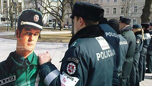 Prie Vyriausybės