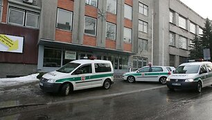 Anonimas grasino susprogdinti &bdquo;Kauno baldus&ldquo;. (2009-02-26)