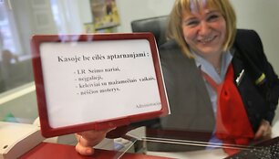 Lietuvos autobusų stotyse perkant bilietus Seimo nariams galioja  pirmenybė&nbsp;kaip neįgaliesiems, nė&scaron;čiosioms ar senjorams.