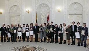 Antrojo lietuvių kalbos konkurso &bdquo;&Scaron;vari kalba &ndash; &scaron;vari galva&ldquo; laimėtojai. (2009-03-11)