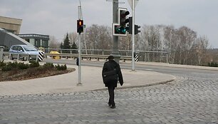 8 sekundės &ndash; tiek vidutini&scaron;kai laiko skiriama sostinės gyventojui pereiti gatvę &scaron;viesoforo sankryžoje.