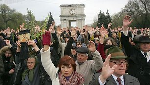 Moldovos Konstitucinis teismas nusprendė, kad turi būti perskaičiuoti visi balsai, atiduoti per rinkimus.