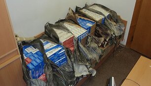 &Scaron;alčininkų rajone pasieniečių sulaikyti kontrabandiniai rūkalai.