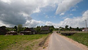 Motomanai džiaugiasi prasidėjusia kelione.