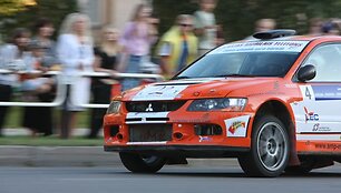 Automobiliai pasiekė Visaginą.