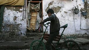 Berniukas sprogdinimo vietoje Pakistane